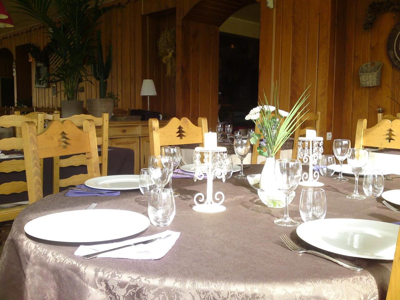 Hotel Restaurant Le Yeti Les Rousses Exterior photo